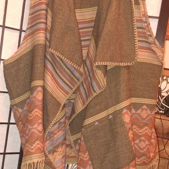 Tribal Poncho/Vest With Pockets - Picture 9 of 11